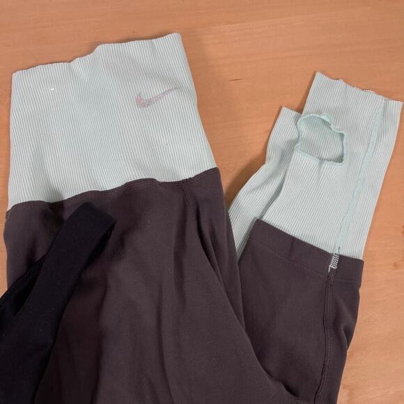 Nike, Gymshark, Aerie, YBP workout clothes bundle size small leggings/tops - Picture 10 of 11